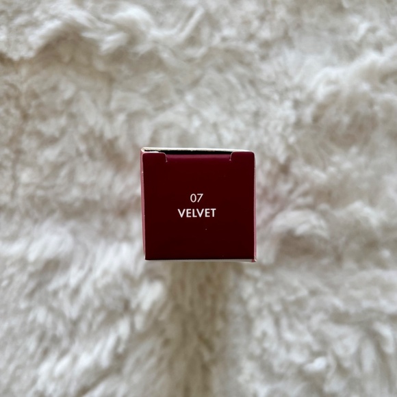 Looky Matte Lip Stain in Velvet - Picture 2 of 3